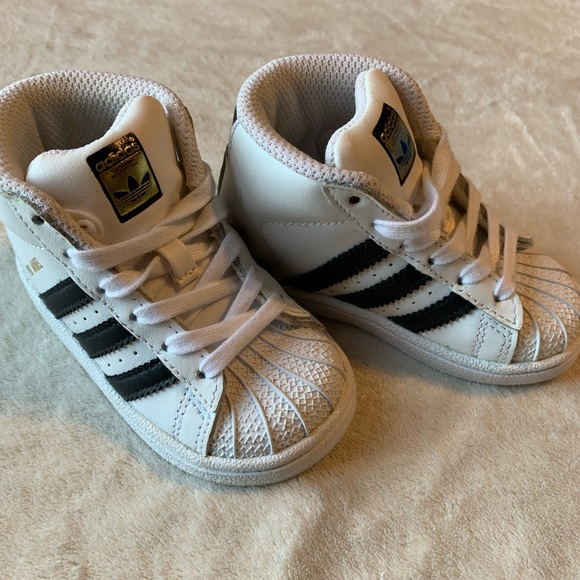 Original Adidas Superstar Sneakers for Infants Size 5K. - Picture 2 of 6